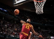 热血澎湃！球队拼搏不懈，力争优势的简单介绍