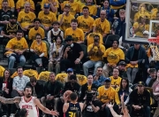 开云体育-火箭险胜马刺，重返胜轨