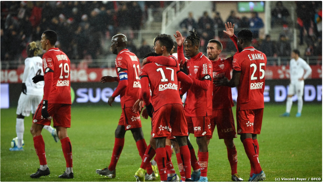 瓦朗谢纳队主场击败对手积分提升