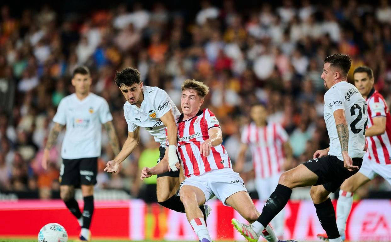 瓦伦西亚不敌对手,遭遇连败 瓦伦西亚不敌对手,遭遇连败