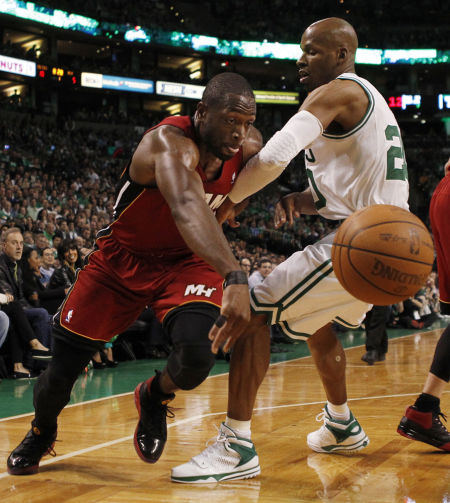 比赛中球员的突破动作惊艳全场