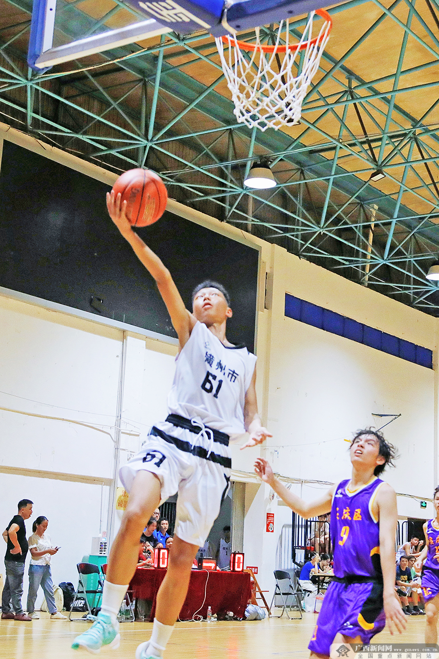 一场篮球比赛揭开了新的篮球风采