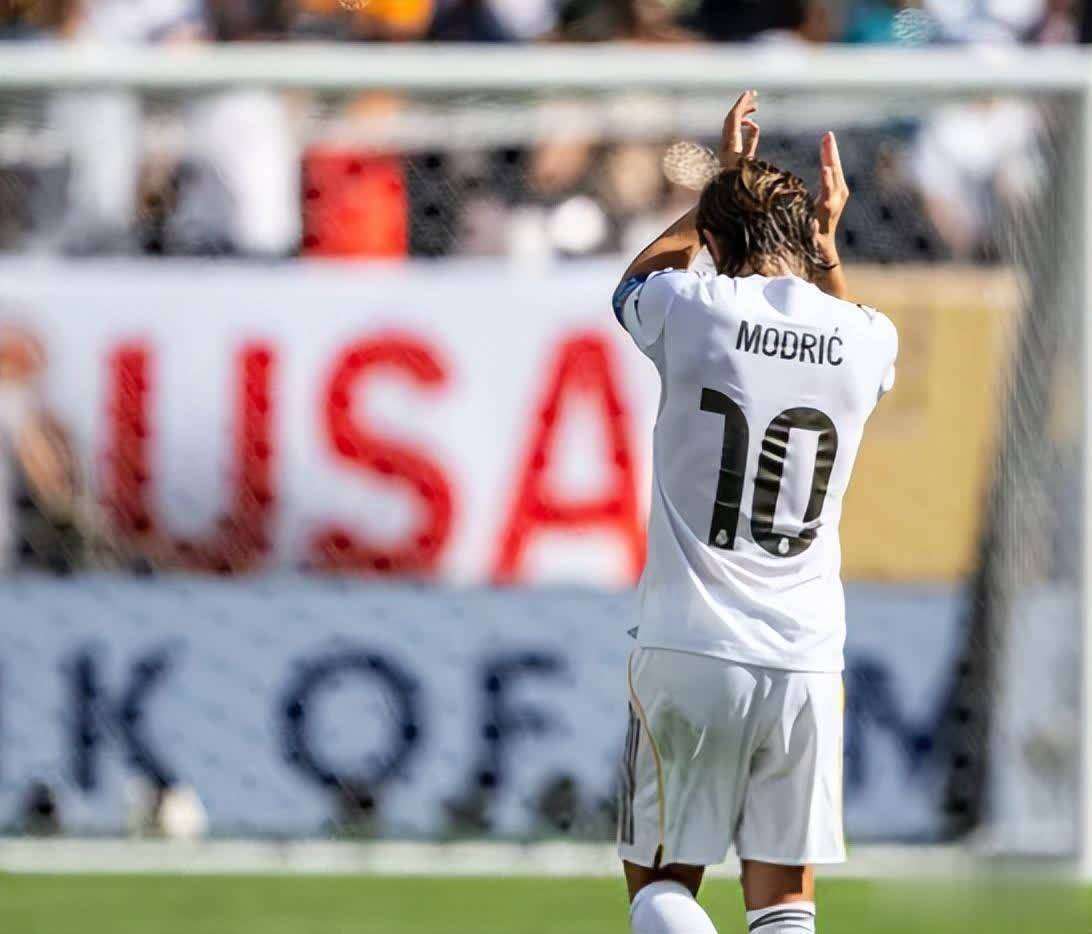 关于皇家马德里豪取胜利，锁定晋级的信息