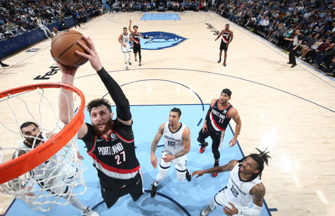 灰熊客场大胜开拓者提升排名